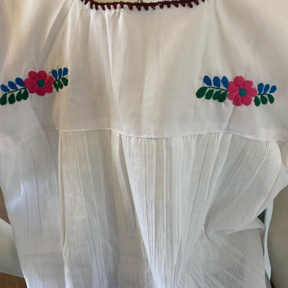 🇲🇽 NWT Traditional Mexican blouse. - Picture 11 of 16
